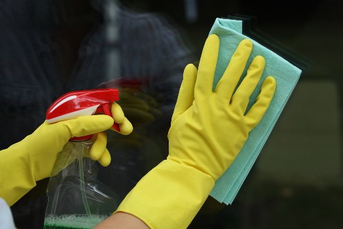 Professional house cleaning service for a W1W flat with attention to detail