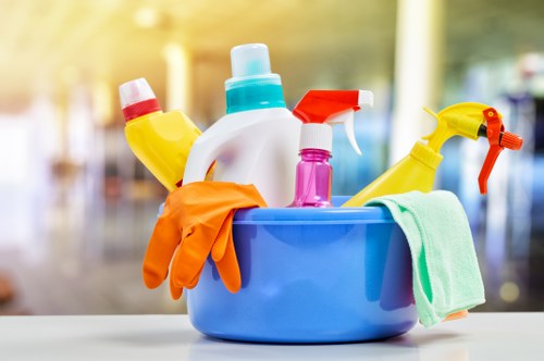 Preparing rooms for carpet cleaning and quotation planning